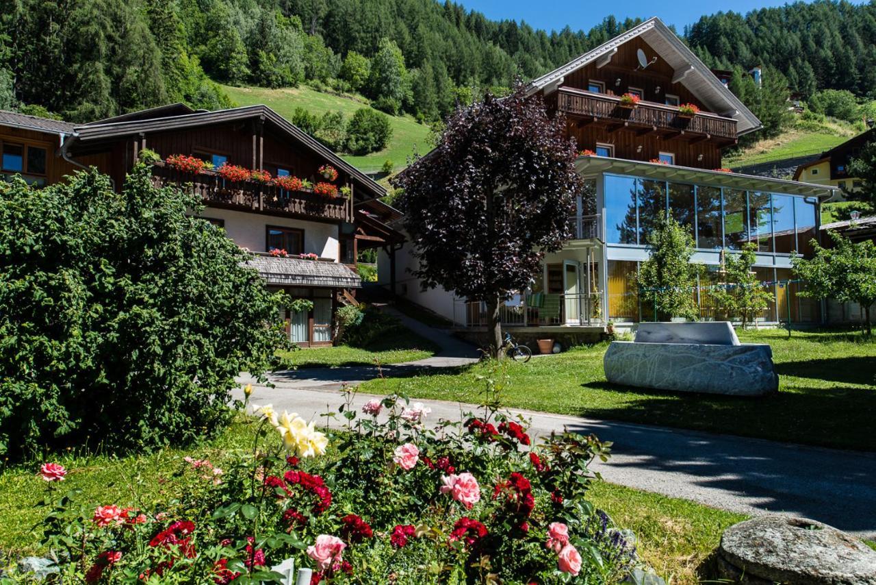 Landhaus Alpenrose - Feriendomizile Pichler ハイリゲンブルート エクステリア 写真