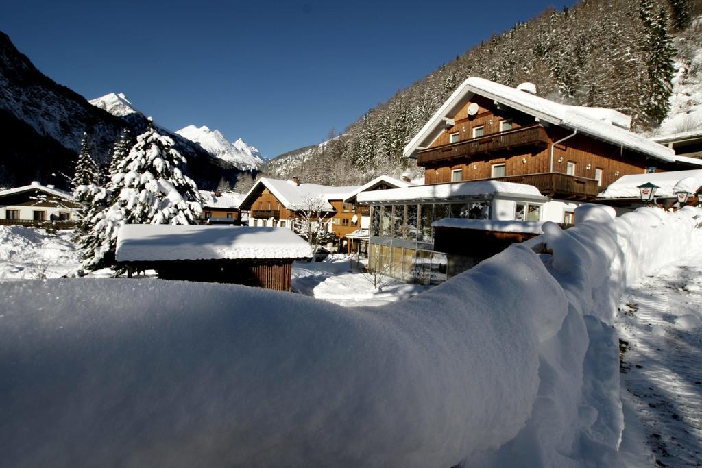 Landhaus Alpenrose - Feriendomizile Pichler ハイリゲンブルート エクステリア 写真